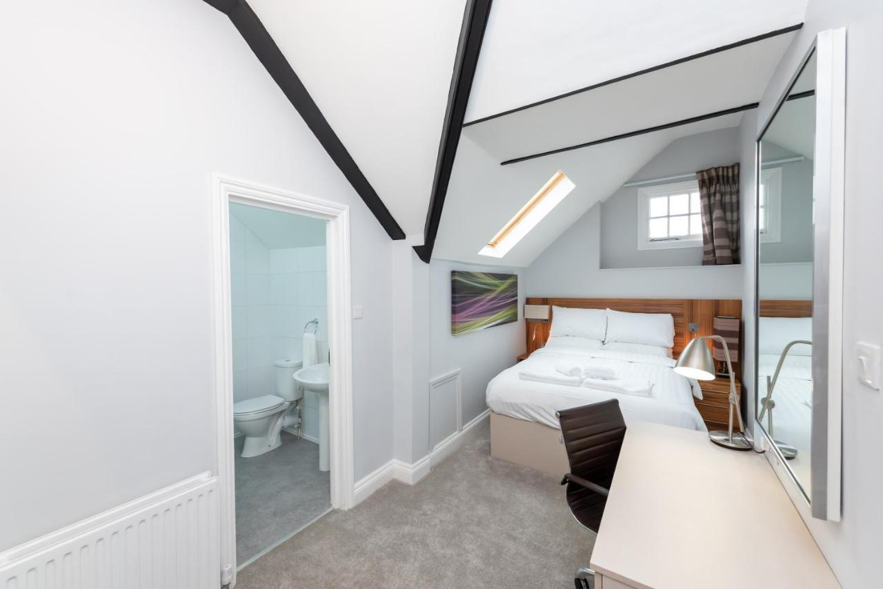 Uno Heathrow Windsor Hotel 4*