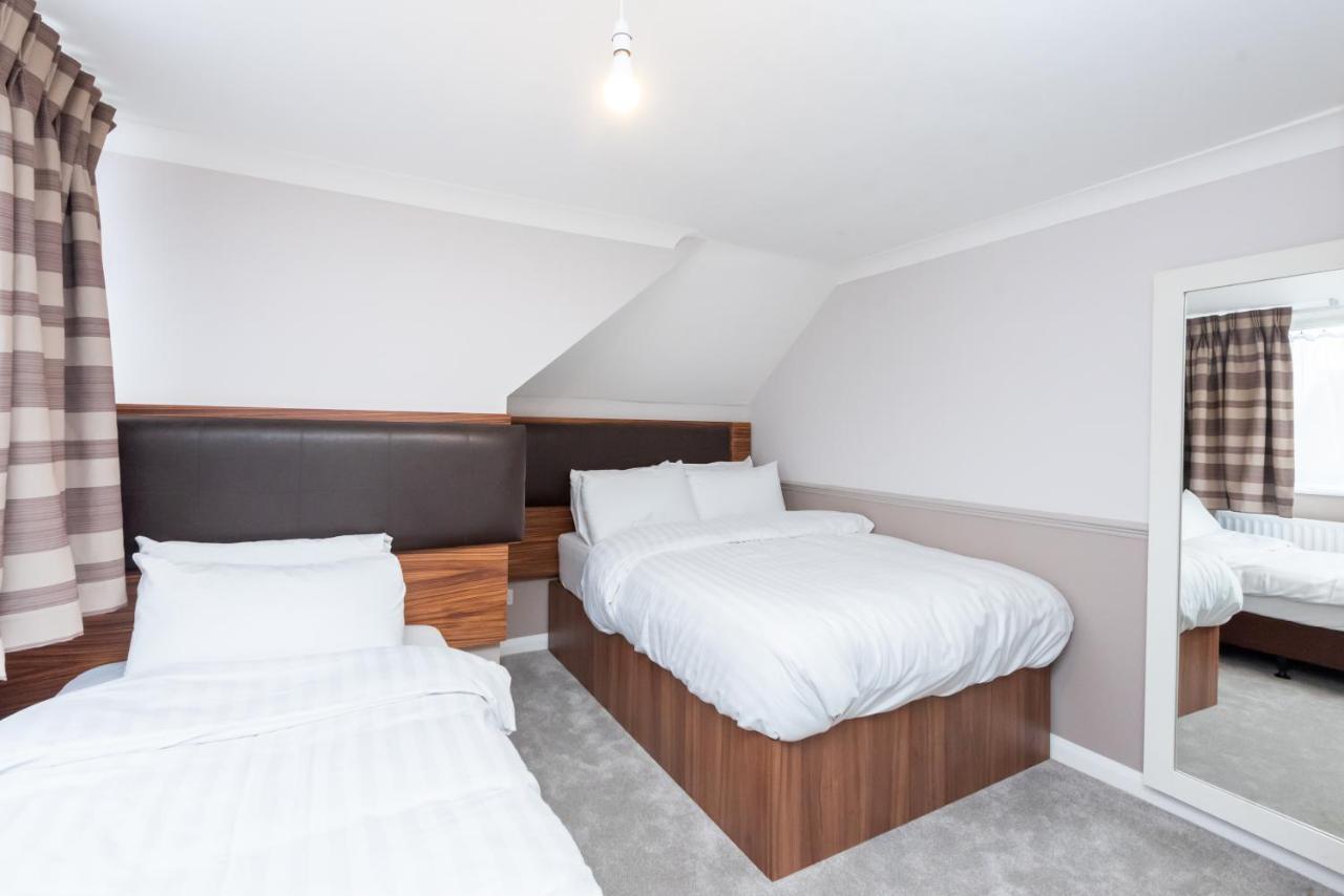 Hotel Uno Heathrow Windsor 4*