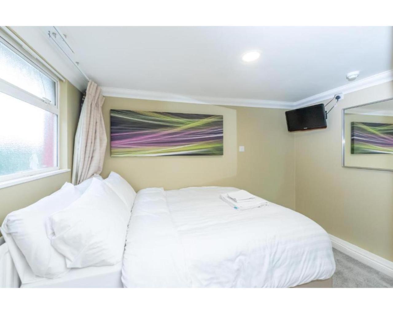 Uno Heathrow Windsor Hotel 4*