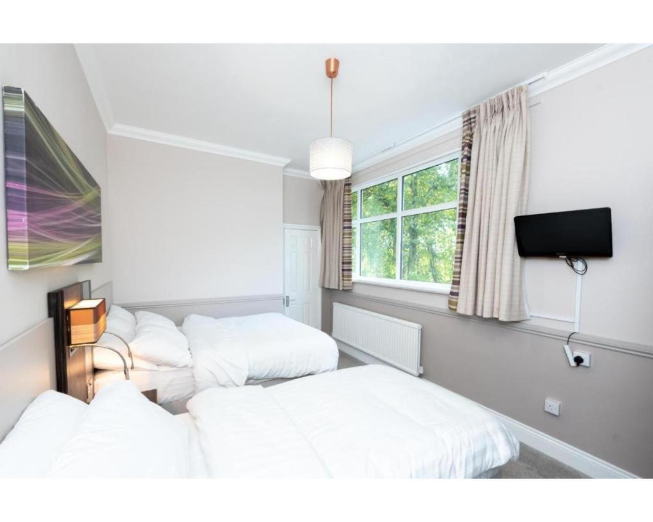 Uno Heathrow Windsor Hotel 4*