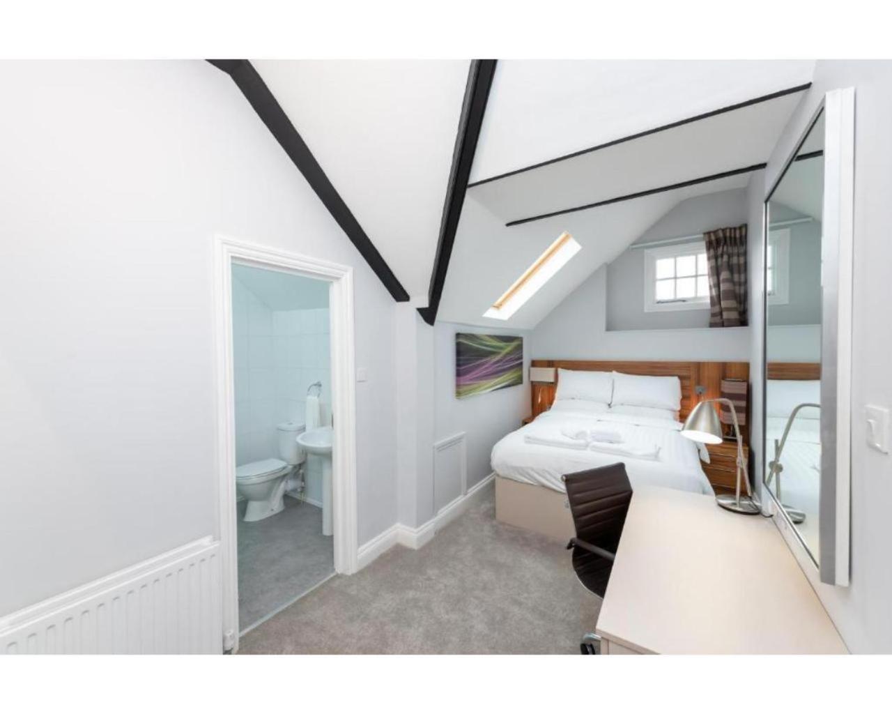 Hotel Uno Heathrow Windsor