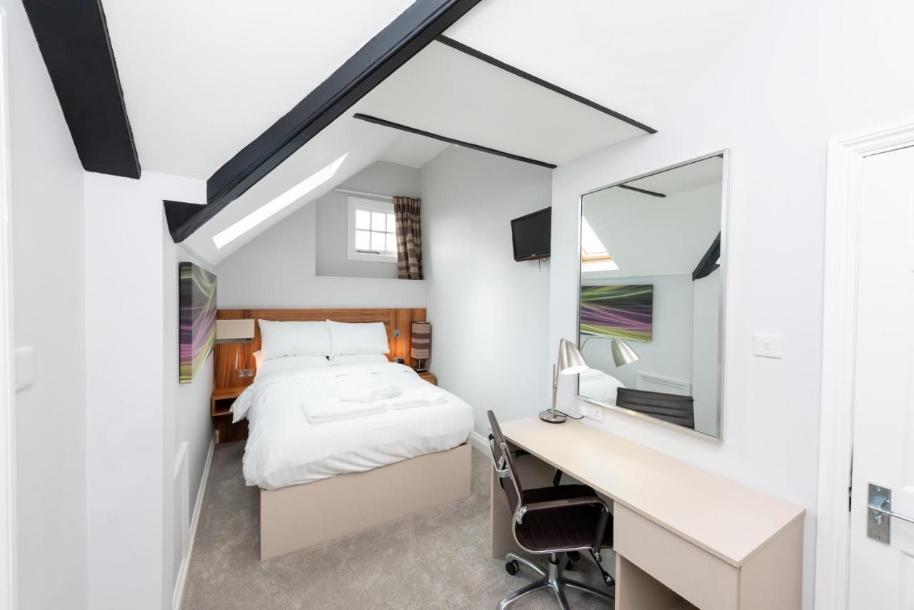 Hotel Uno Heathrow Windsor Slough