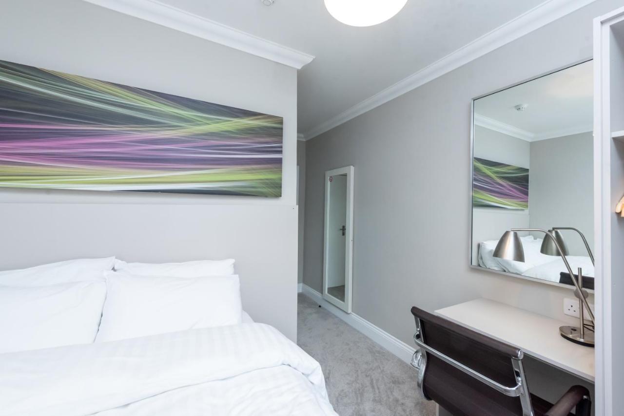 Uno Heathrow Windsor Hotel