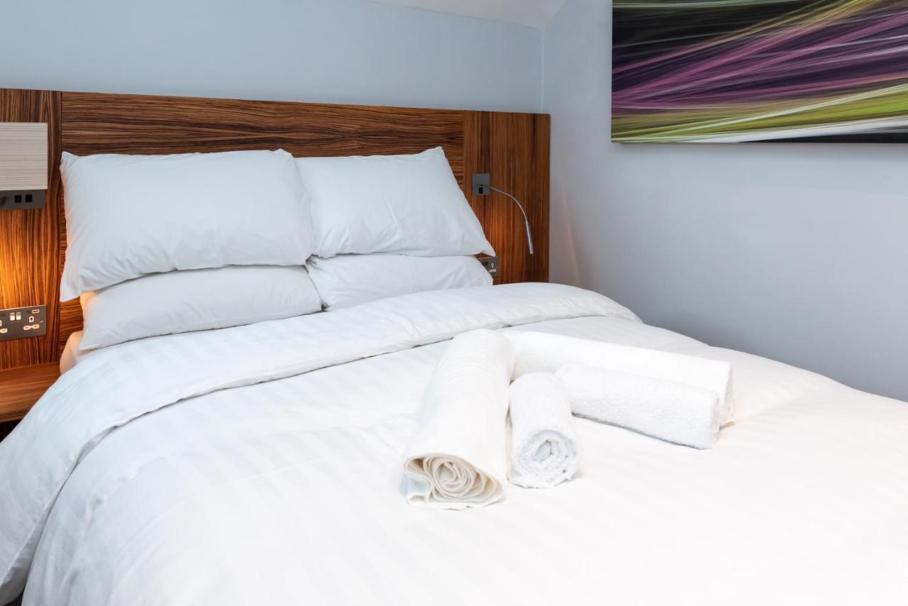 Uno Heathrow Windsor Hotel