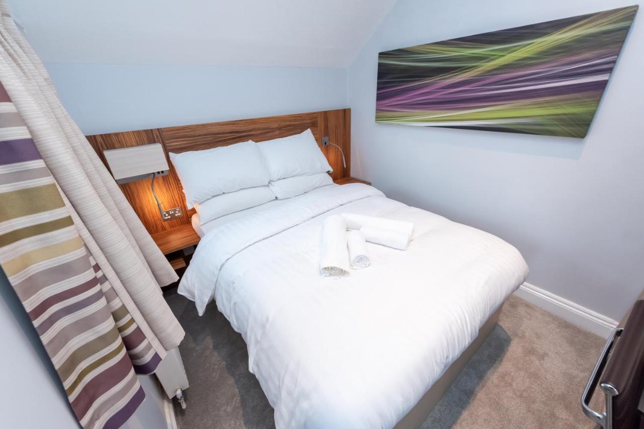 Uno Heathrow Windsor Hotel 4*